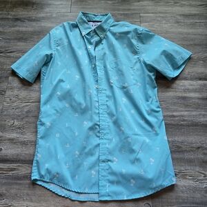 Izod Men's Blue Short Sleeve Button Down Shirt